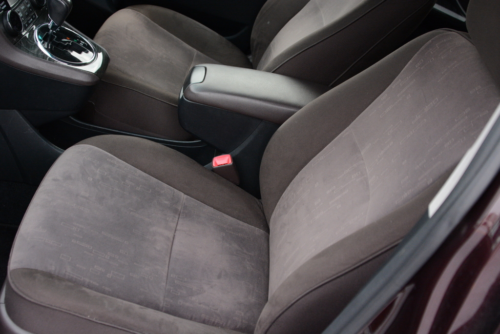 Gorgeous Mark X Zio 6seater wagon! TRD!